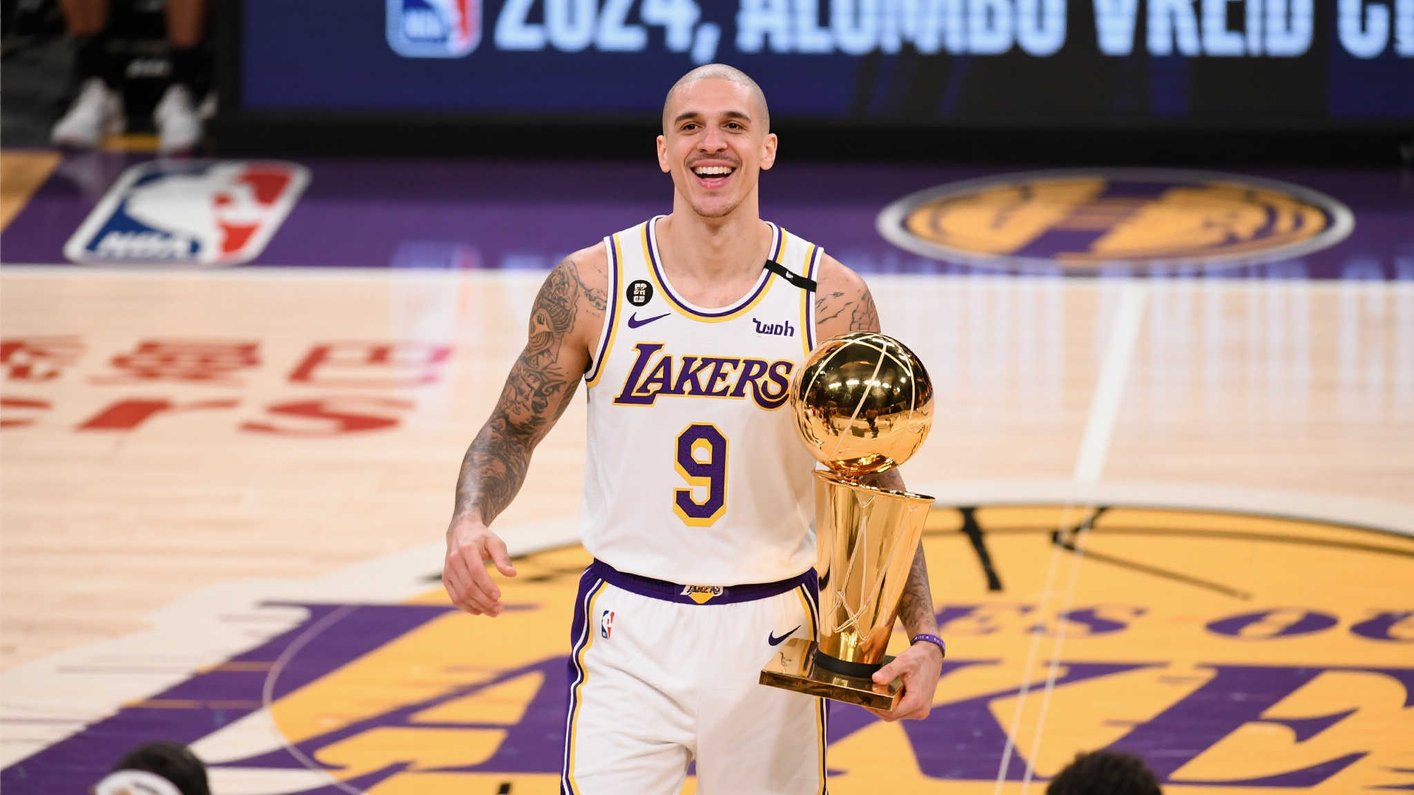 卡鲁索再创辉煌！继2020园区夺冠后喜迎生涯第二冠